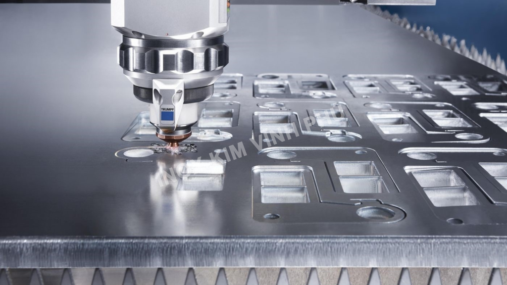 máy móc tiên tiến cho ra các sản phẩm cắt khắc laser gia công hoàn thiện cao