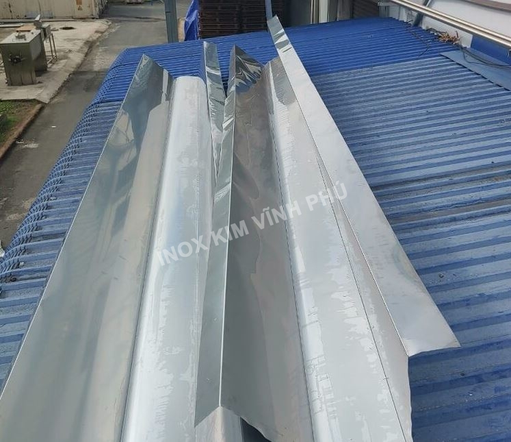 Những Loại Mái Xối Nhà Xưởng Phổ Biến - Inox Kim Vĩnh Phú