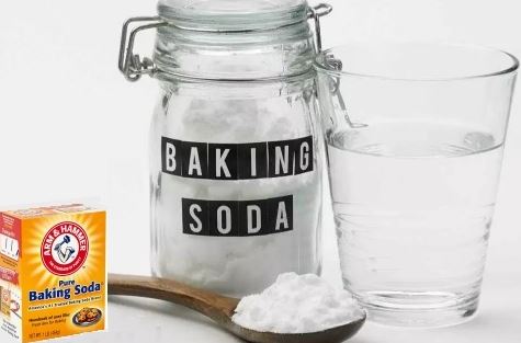 Làm sạch bề mặt inox bằng baking soda