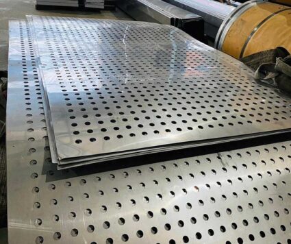 Quy trình sản xuất tấm inox đục lỗ