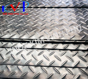 tấm inox chống trượt dập gân