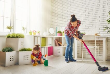 Thường xuyên vệ sinh nhà cửa sạch sẽ