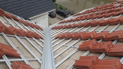 Máng xối mái ngói