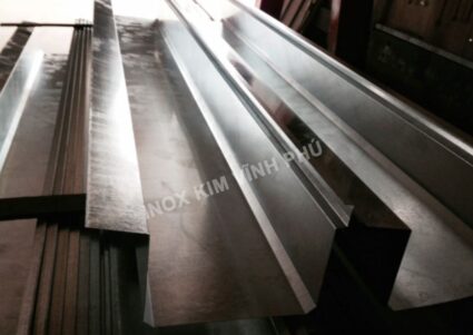 máng xối inox