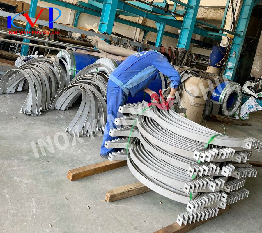 sản phẩm gia công cùm ống