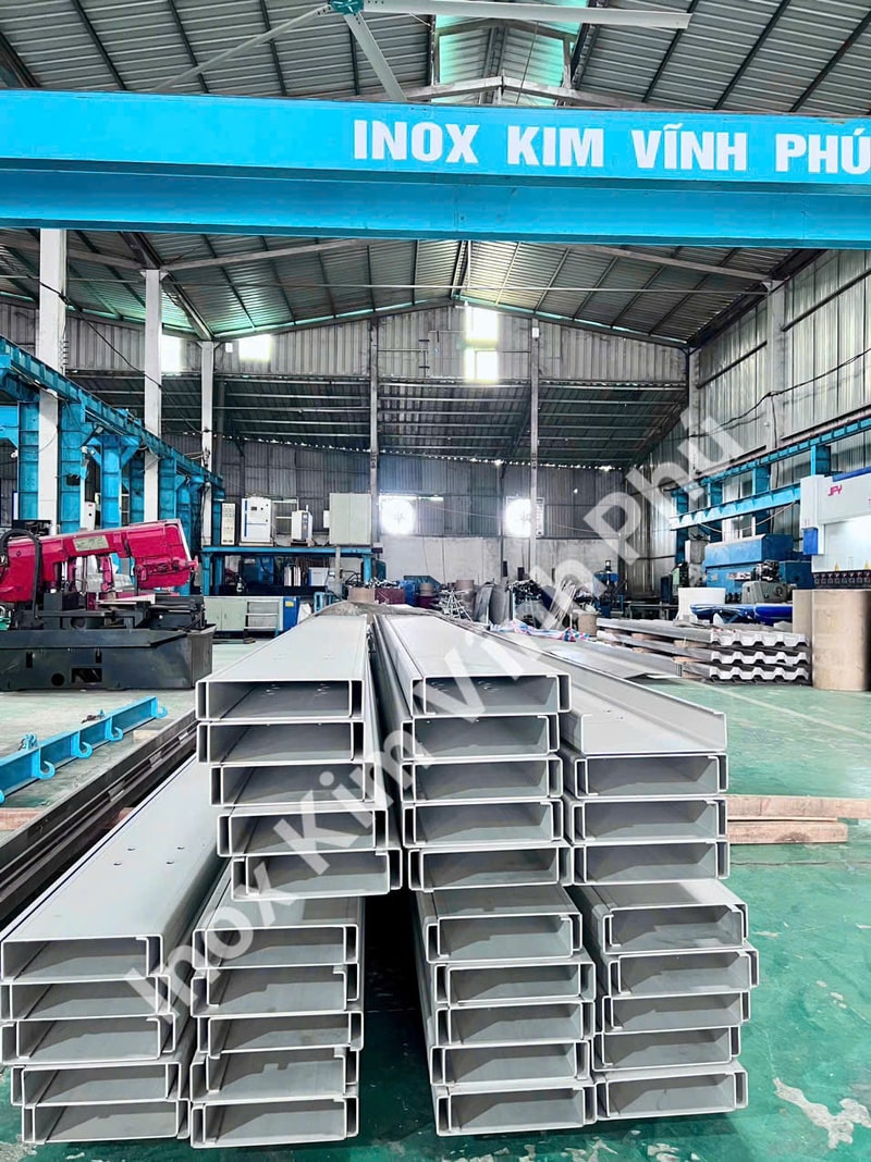 gia công xà gồ inox