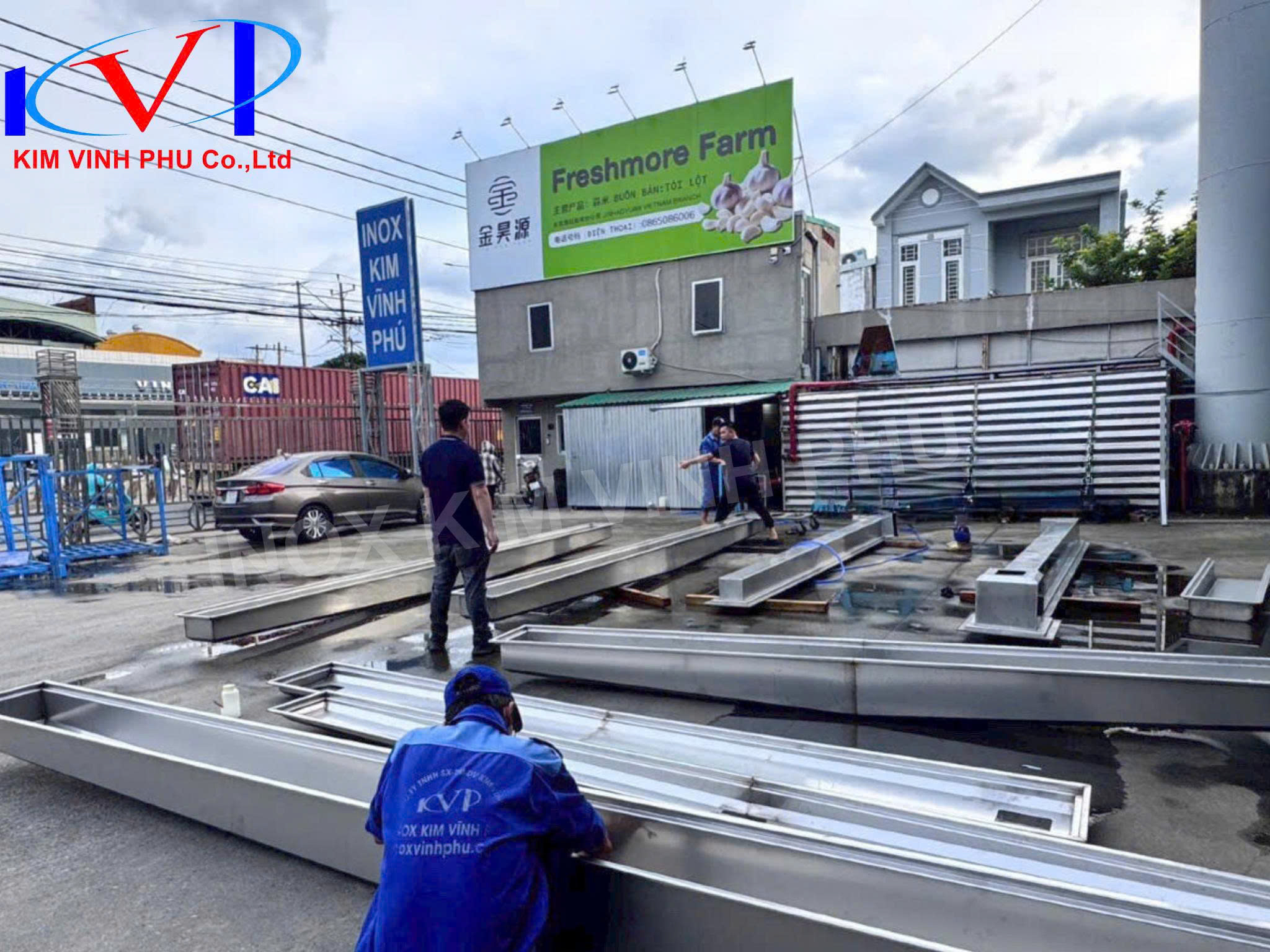 Những lưu ý khi gia công inox mà bạn cần biết 4 Đơn hàng gia công máng xối tại Inox Kim Vĩnh Phú